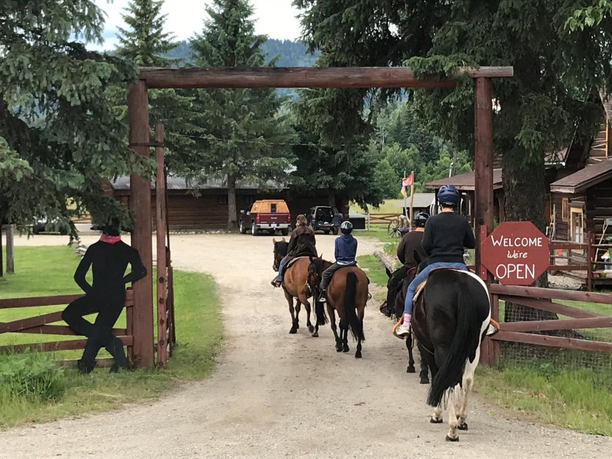 Wells Gray Guest Ranch Hotel Clearwater Ngoại thất bức ảnh